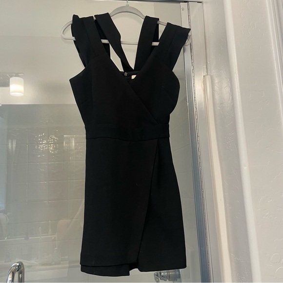 Maje Ibora short crepe wrap v neck black romper size 36 - Picture 5 of 7